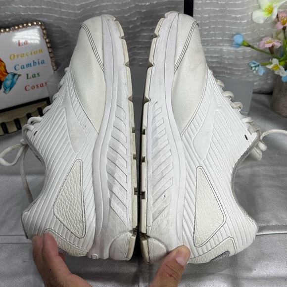(E3) Brooks Addiction WLK Women's White Leather, Sneakers Size 10.5M D - Picture 4 of 12